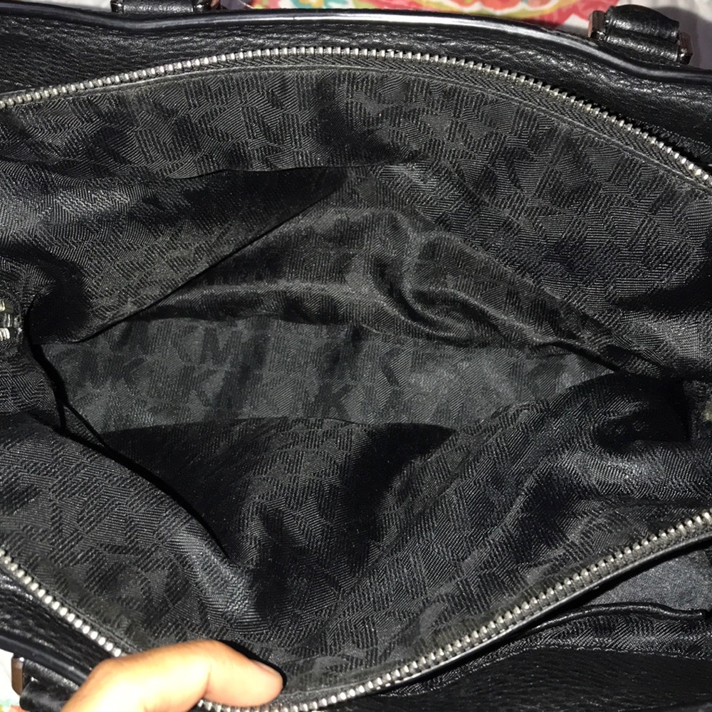 Micheal Kors handbag - Picture 6 of 12